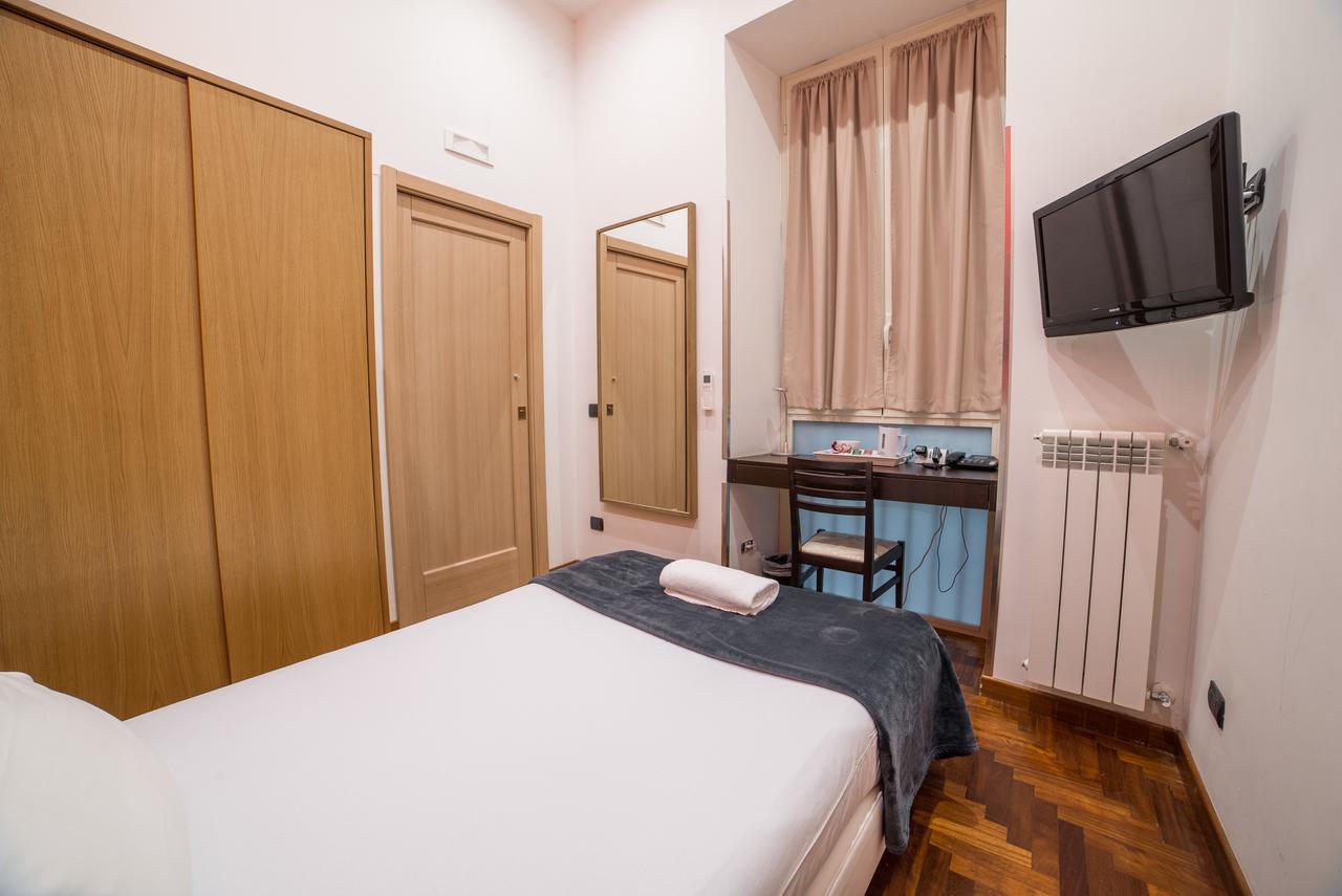 B&B Chiaia 32 نابولي المظهر الخارجي الصورة