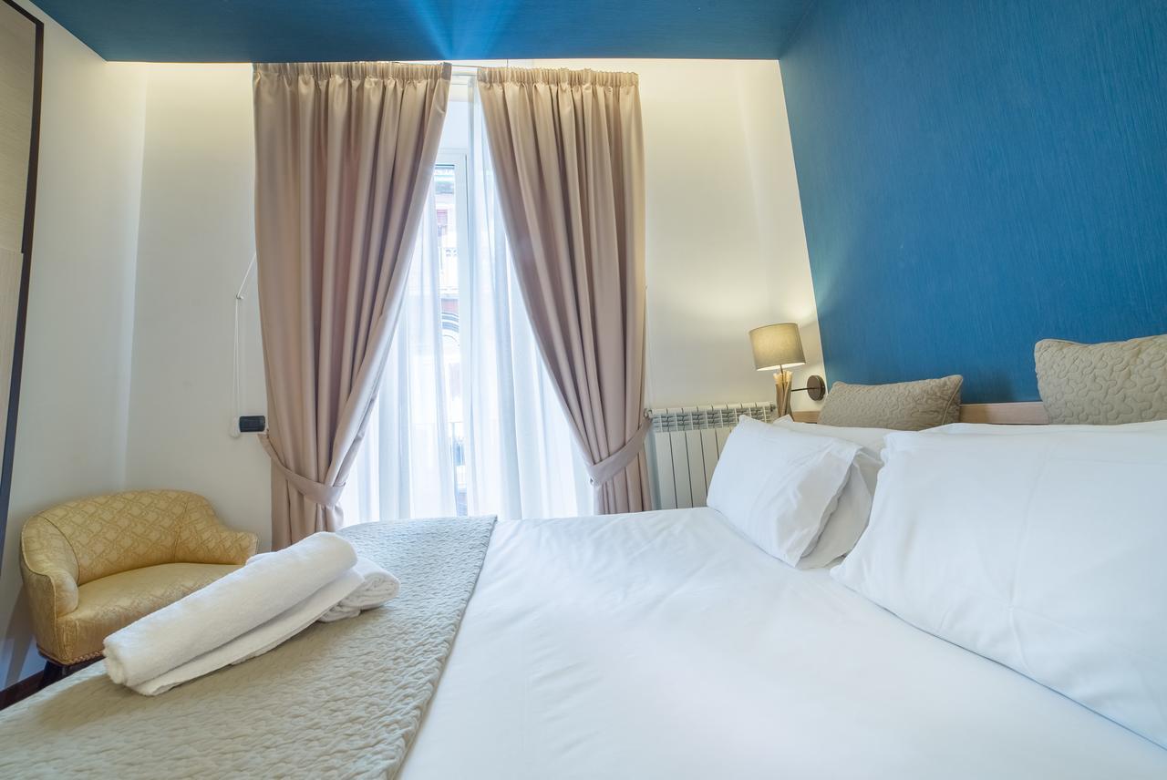 B&B Chiaia 32 نابولي المظهر الخارجي الصورة