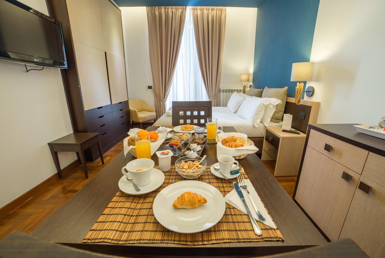 B&B Chiaia 32 نابولي المظهر الخارجي الصورة
